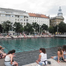 広場にあった足湯