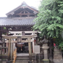 浅草神社の裏にあります
