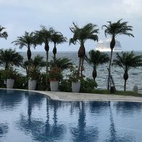 お庭から見たプール