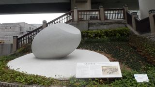 堂島j米市場跡を示す石碑がリニューアルしていました、