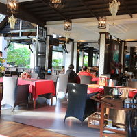 ホテルのレストラン、夕食も朝食も同じ場所