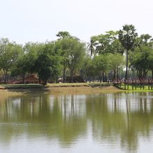 この池の事がトラパン・ングン