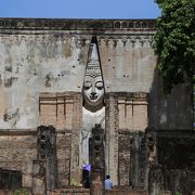 スコタイ遺跡での必見の寺院です。