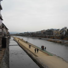 鴨川四条辺り