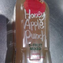 アップルパンチ、ひとつ３２４円です。