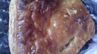 京急の駅からすぐです。