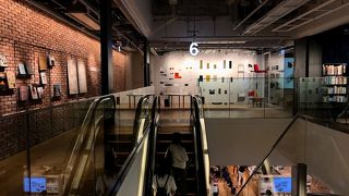 上まで上がってみよう