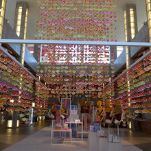 おもろまち駅側メイン入り口は入って直ぐの店内風景