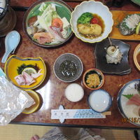 夕食「荒波会席」は海の幸であふれていました