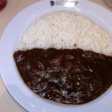 スライスカットの牛肉が入ってるハッシュドビーフ 330ペソ