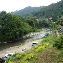 渓流釣りができる南牧川