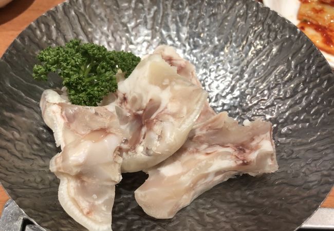 新鮮な豚足が食べられる