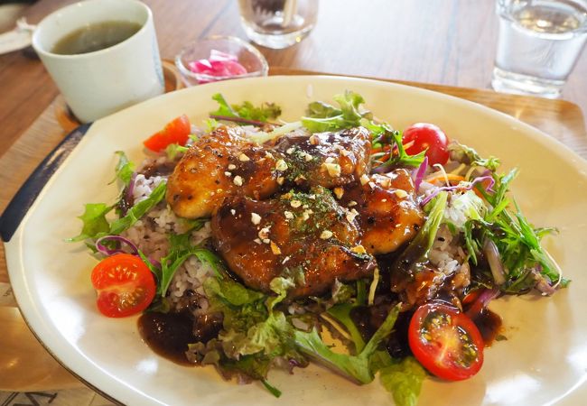 色々なアイテムが楽しい、ほっこりカフェ