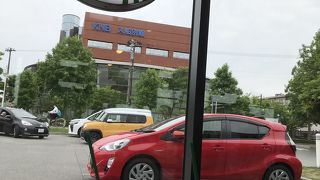 美しい緑の中でゆっくりしたいところですが