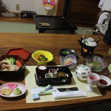 夕食の様子です。