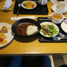 カレーが美味。