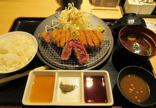 京都勝牛先斗町本店で牛カツ