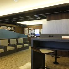 静かでゆったりとしたラウンジです