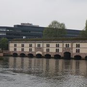 屋根付きの橋