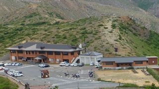 浄土平に１軒だけのお店。