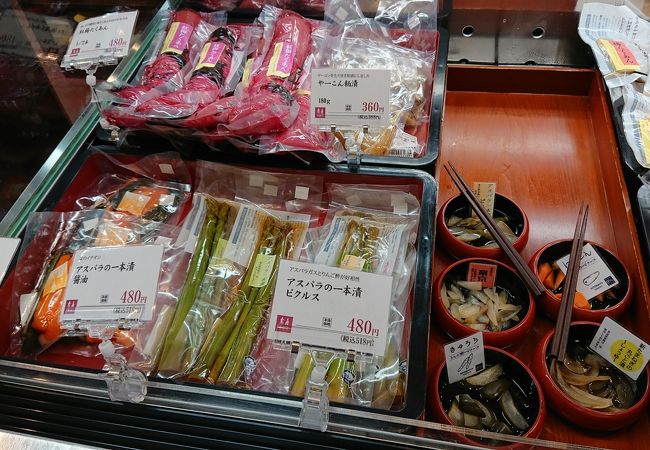 カフェ併設の漬物店