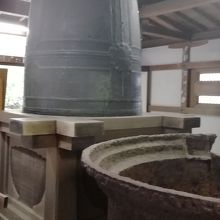 弁慶の引摺鐘と汁鍋です