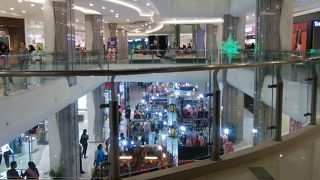 マリオボロ通り沿いのショッピングモール