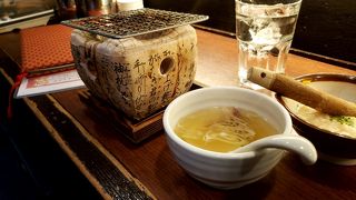 奥まったところにある小さな居酒屋