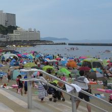 花火大会の日のビーチです