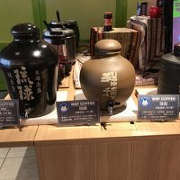 お茶、コーヒー、ジュース、スープ等が２４時間フリードリンク。