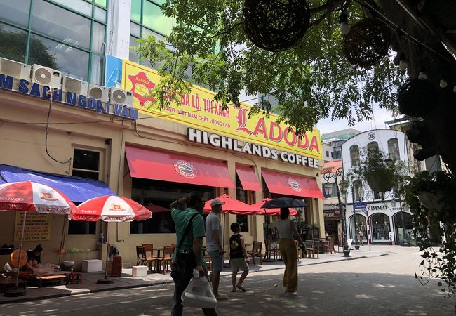 コーヒーチェーン店