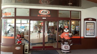 ルートビアのみ注文して何杯もおかわりしました。