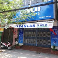 CLEAN LAB店構えホテル近くの洗濯屋さん）