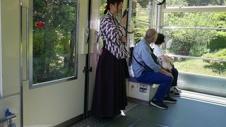 袴のガイドさんがいい雰囲気