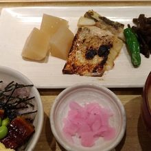 鰻ご飯と焼き魚