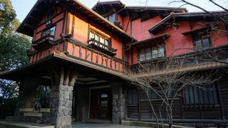 名古屋風の大正ロマンとでもいうべきハイカラな建物