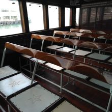 船内の座席
