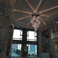 ホテルロビー、フロント