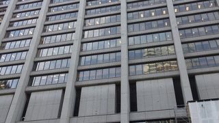 現代的なオフィスビル