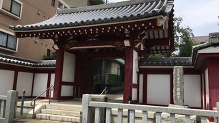 国士舘大学に隣接