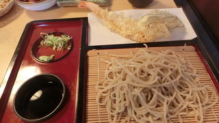 月曜日でも昼は満員になった