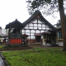 洞鐘や御影堂です