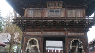 たまたまトイレ休憩によった寺の隣にあった。