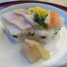 鰆の押し抜き寿司