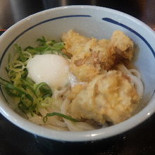 冷並鶏天ぶっかけ、温泉玉子添え