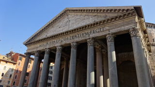 完全な形を残すローマ建築物