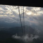 雲海と星空