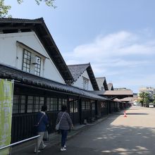 山居倉庫の入り口側風景