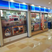 コンビニは必須テナントとして、便利で通常店舗サイズを望む