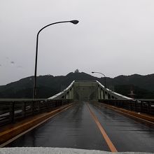鳥取県側から見た橋